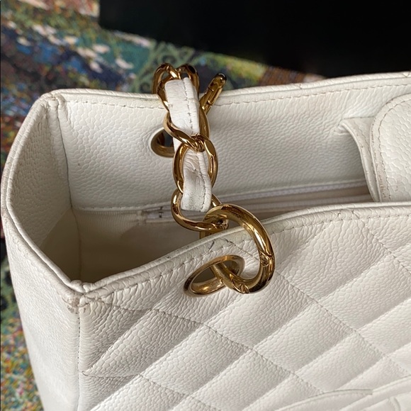 Chanel Petite Tote Bag - Picture 5 of 16